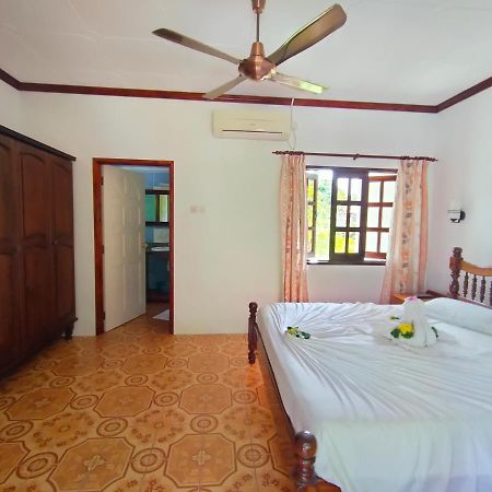 Beryl Guesthouse La Digue  Extérieur photo