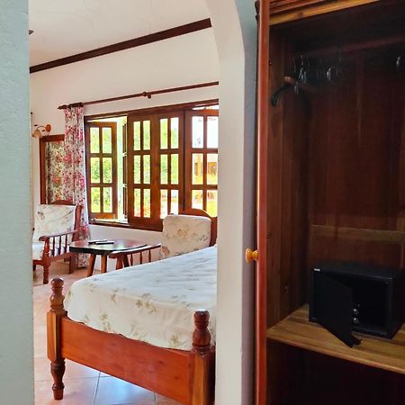 Beryl Guesthouse La Digue  Extérieur photo